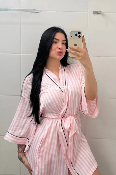 Célia — Escort Paris (1)