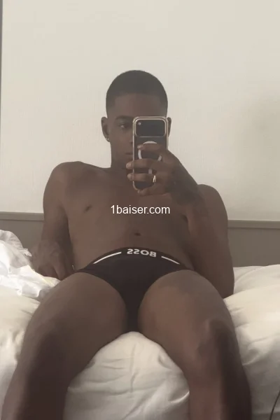 Black gay Top — Escort à Lyon, Homme (1/3)
