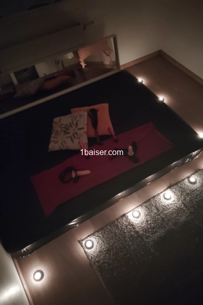 MASSAGE NURU 