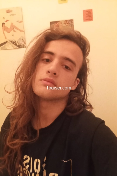 Jeune homme a votre service  — Escort Paris (1)