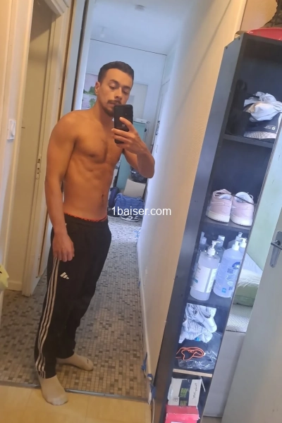 Italien espagnole 1m74 a votre service  — Escort Marseille