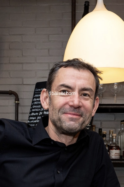 Agitateur — Escort Paris (1)