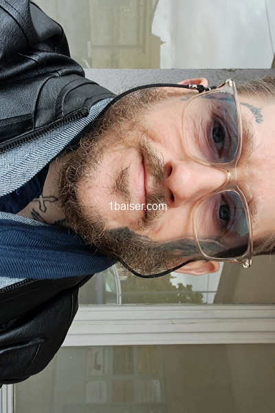 Recherche moment de tendresse  — Escort Dijon (1)