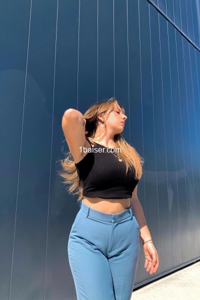 Julie — Escort Paris (1)