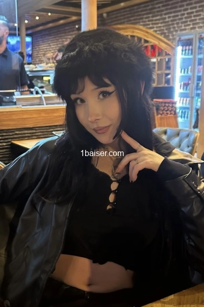 Mina Femme Trans