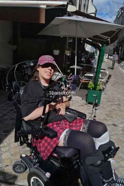 Escorte trans paralysée en fauteuil — Escort Loiret