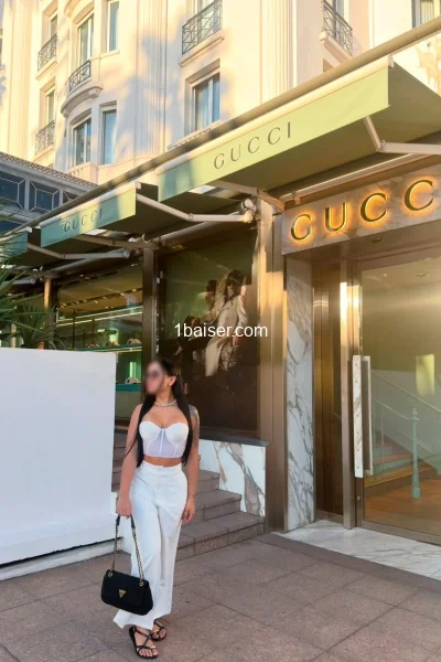 Sakura — Escort à Paris, Femme (1/7)