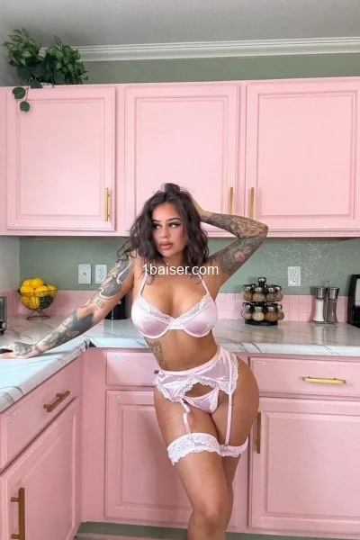 Nelly de L'immaculée — Escort Charente