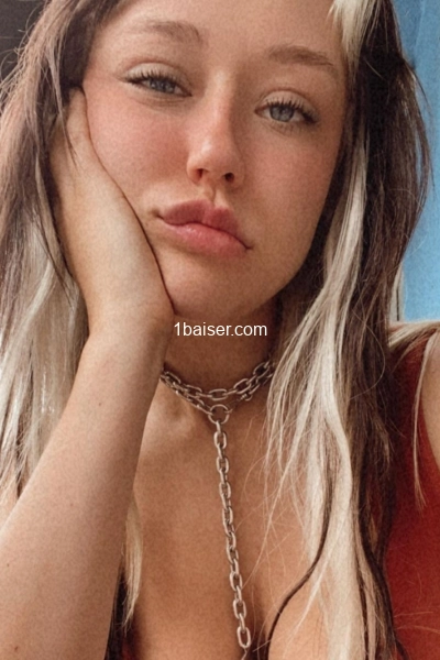 Ariana — Escort Tours (1)