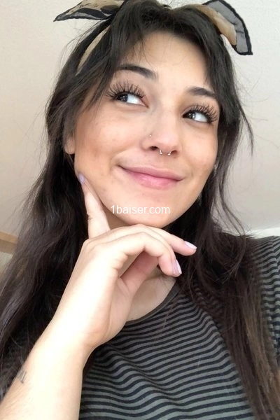  — Escort Caen (1)