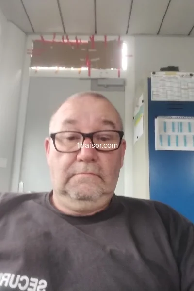 Escort à Nord : David, Homme (2/3)