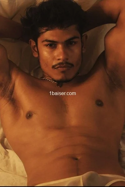 Escort à Paris : Alec, Homme (2/3)