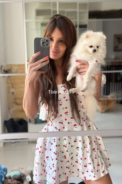 Escort à Paris : Claudine, Femme (2/3)