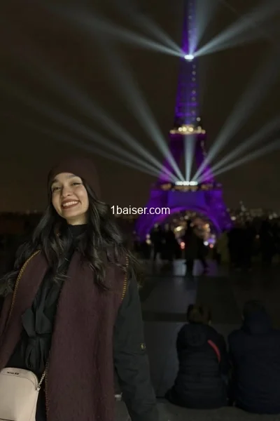 Escort in Paris : huii, Female (2/3)