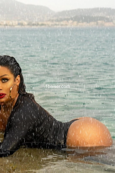 Narah Lopez TRANS TRES CHAUDE SUR  APPARTEMENT A NICE