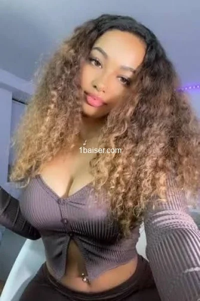 Escort à Toulouse : Mélissa, Femme (2/3)