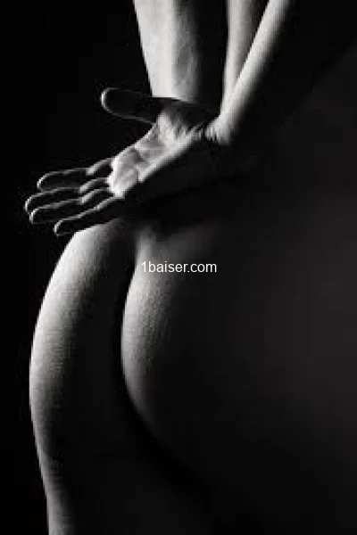 Escort à Nimes : Petitefleurdudésert, Femme (2/3)