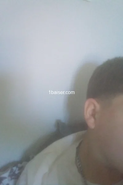 Escort à Yonne : Nathan, Homme (2/3)