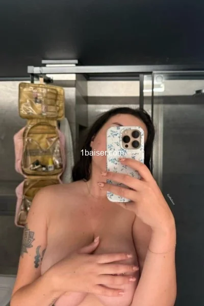 Escort in Lyon : Lydia Barbara, Female (2/3)