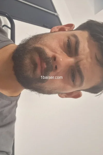 Escort in Paris : le portugais, Male (2/3)