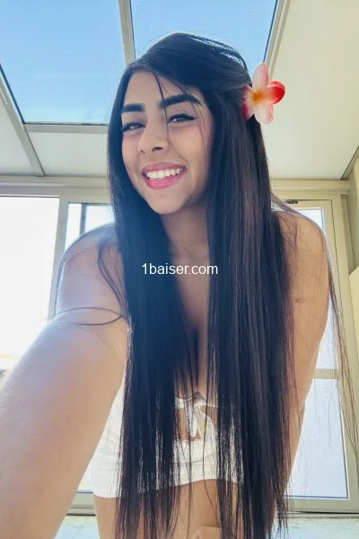 Escort à La Roche sur Yon : Duo charme, Femme (2/3)
