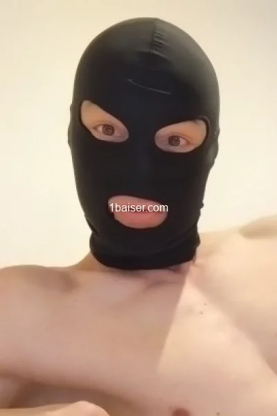 Masseur escort