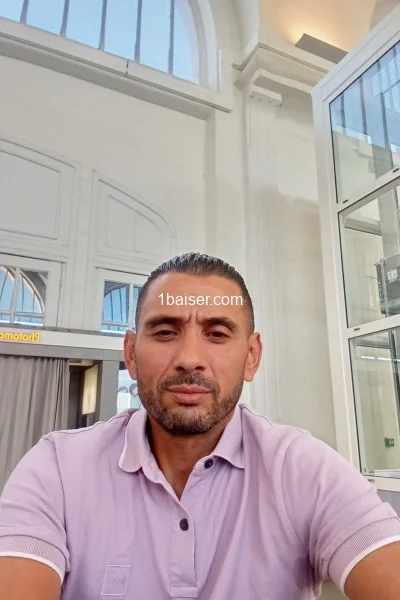 Escort in Paris : Zorbi, Male (2/3)