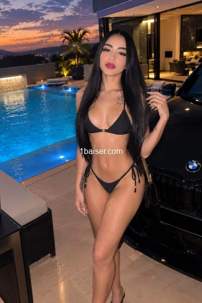 Amandinhaaa — Escort in Grenoble, Female (1/3)