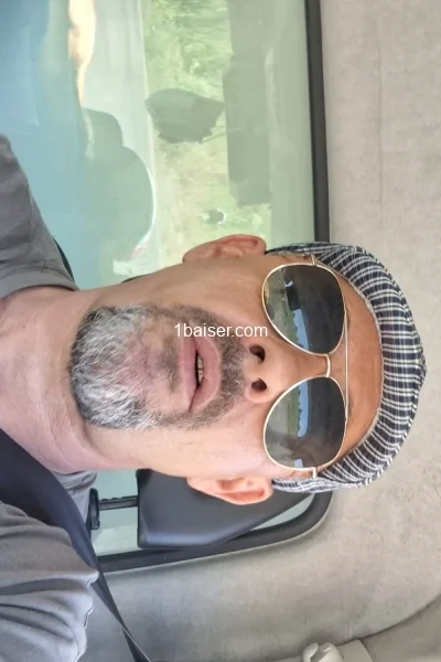 Escort à Pyrenees Atlantiques : Loup, Homme (2/3)