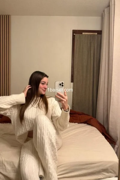 Escort à Valence : Talia, Femme (2/3)