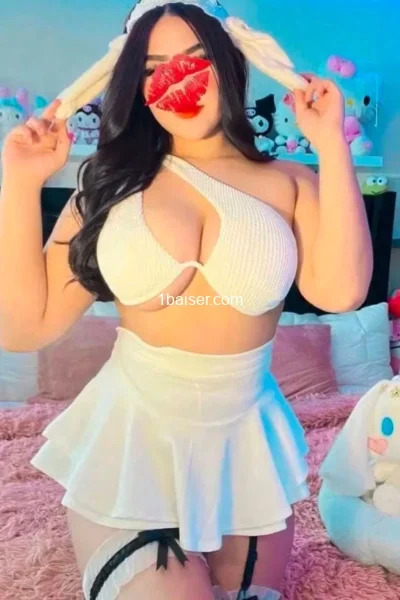 Chienne au lit — Escort Haute Garonne