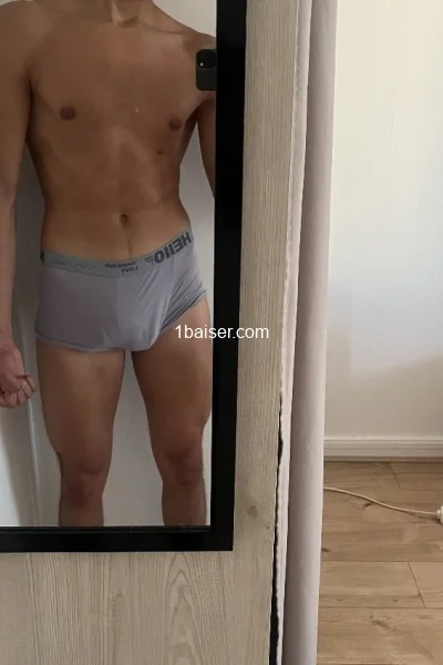 Youriyouness — Escort Quimper
