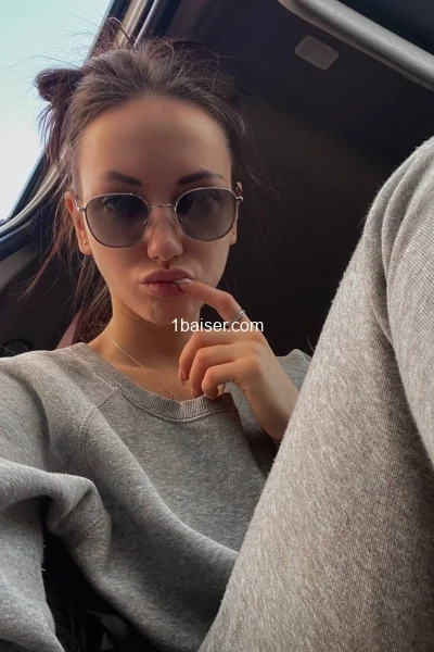 Lina — Escort Paris