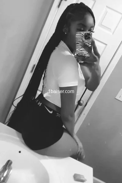 Escort in Paris : SaraXanaya, Female (2/3)
