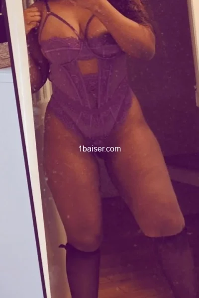 Laura — Escort Paris