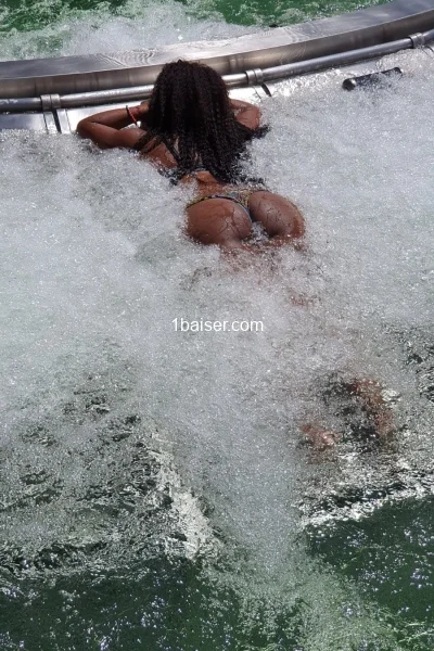 Liberty33 — Escort in Bordeaux, Female (1/3)