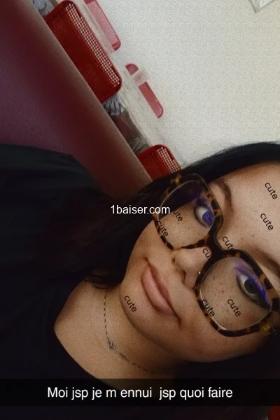 Escort à Fréjus Plage : Lya83k, Femme (2/3)