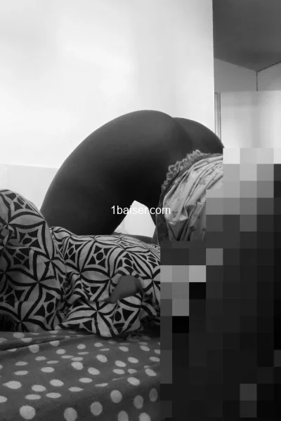 Escort à Tours : Rose, Femme (2/3)