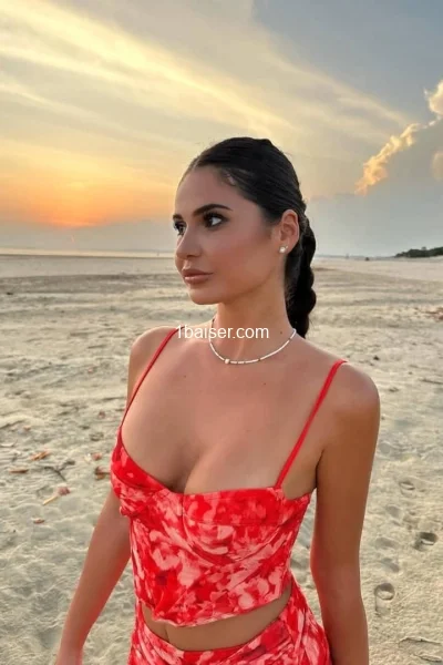 Escort à Valence : Rose escorte, Femme (2/3)
