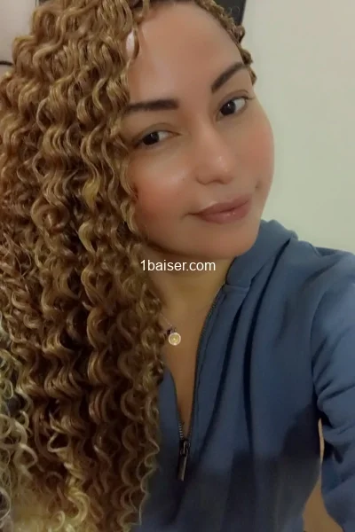 Escort in Creil : Gaby massage, Female (2/3)
