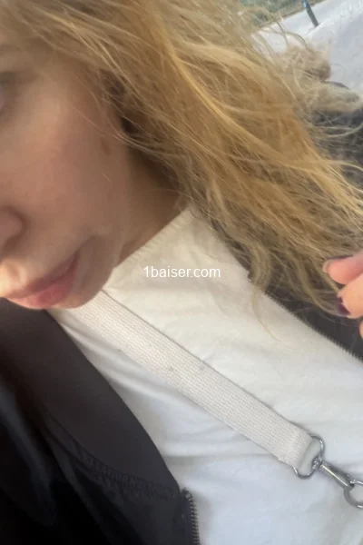 Laura — Escort Paris