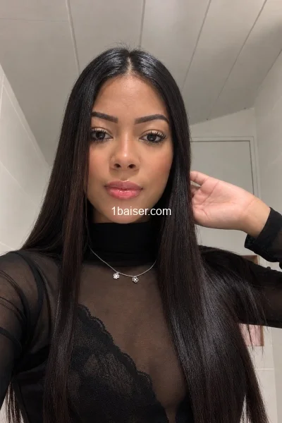 Escort à Drome : Mirela, Femme (2/3)