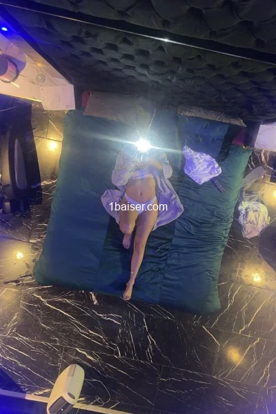Sofia reçois — Escort Bordeaux