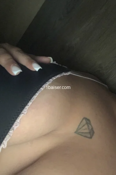 SHOWCAM NUDE — Escort Brest