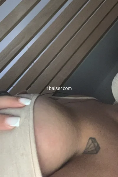 SHOWCAM NUDE — Escort Lyon