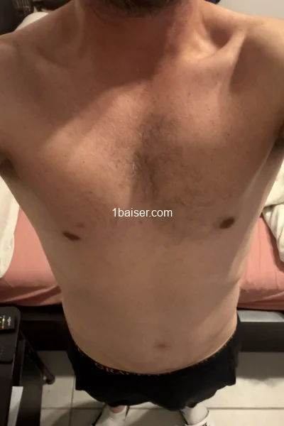 Theo — Escort à Avignon, Homme (1/3)