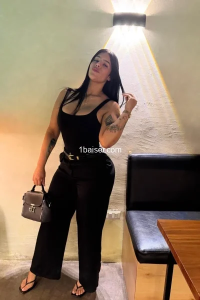 Escort à Bayonne : Viky, Femme (2/3)