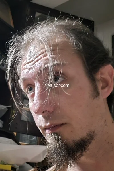 maeda — Escort à Grenoble, Homme (1/3)