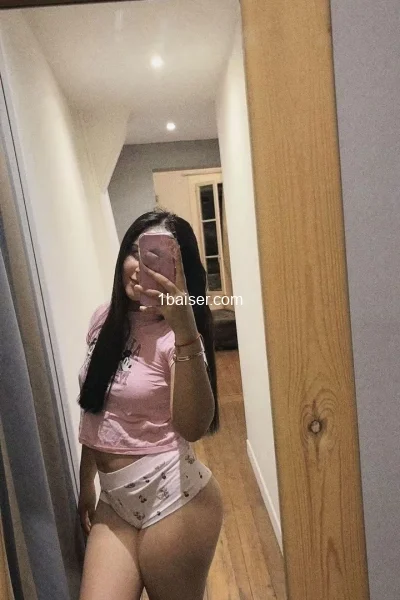 Escort à Tours : Lujan, Femme (2/3)
