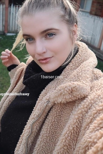 Lorena — Escort Versailles (1)